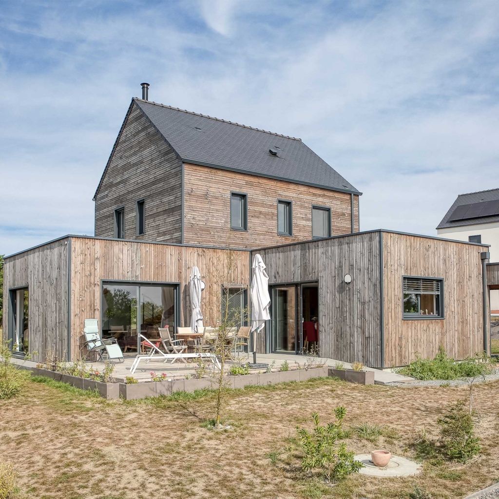 Maison ossature bois à Beaufort-en-Anjou avec bardage en Douglas français